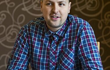 "Růst cen energií je dalším argumentem, proč urychlit odchod od fosilních paliv" říká Radek Kubala z Re-setu