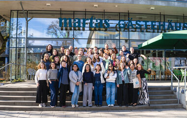 Co mladé lidi pálí a jak to začít měnit 