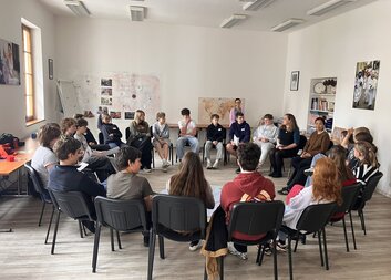 Young Caritas uzavřel školní rok 2025/2026: 33 návštěv škol, 623 účastníků a nové programy pro školy